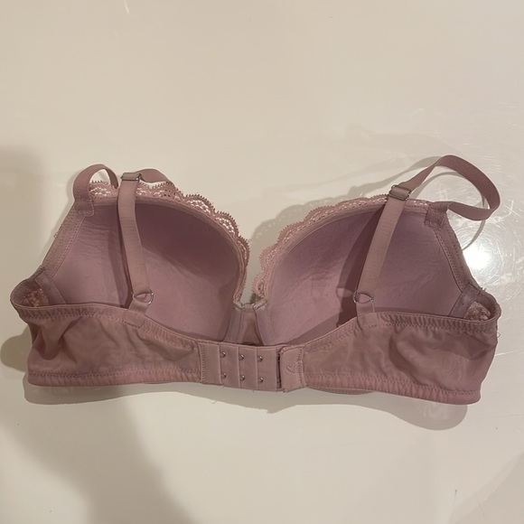 Victoria’s Secret 💖Bundle It!💖 Pink/Purple Bra with Lace Detail - Picture 4 of 7